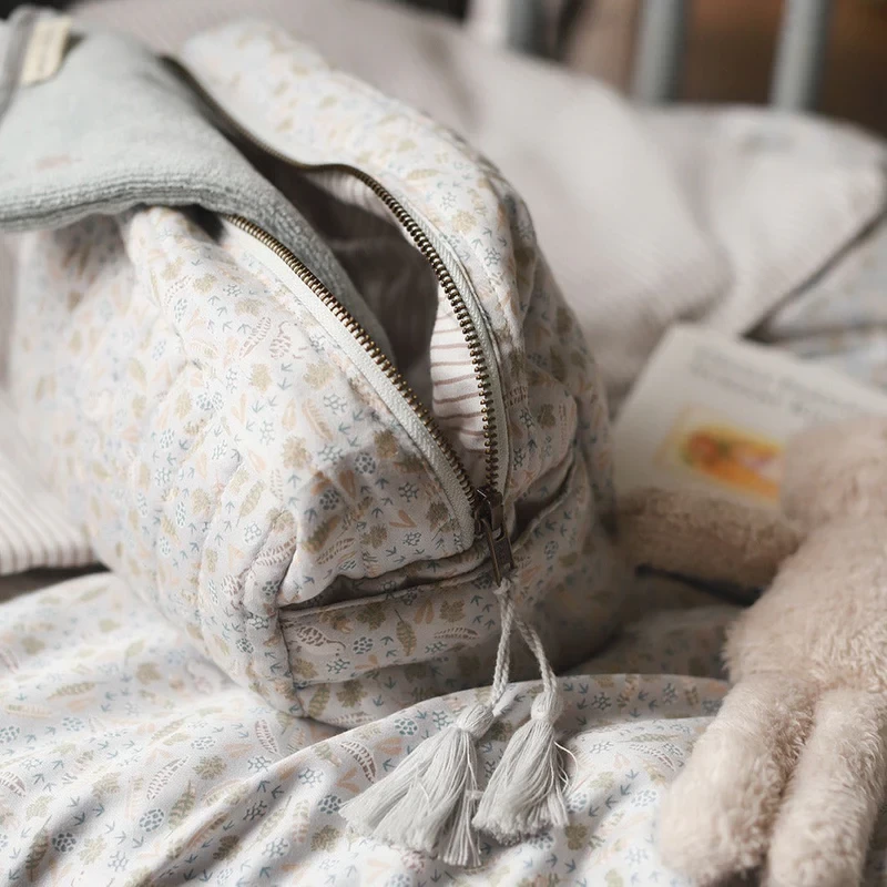 Avery Row Avery Row - Pochette Matelassée En Coton Biologique, Sentier Nature – Image 3