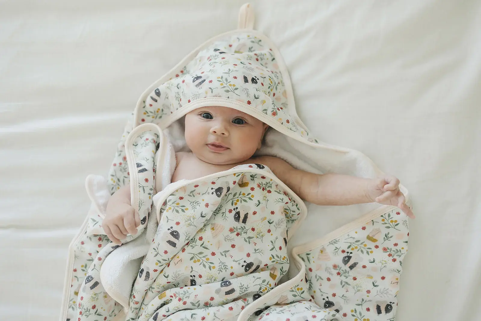 Loulou Lollipop Loulou Lollipop - Serviette à Capuchon Et Débarbouillette, Bourdons – Image 4