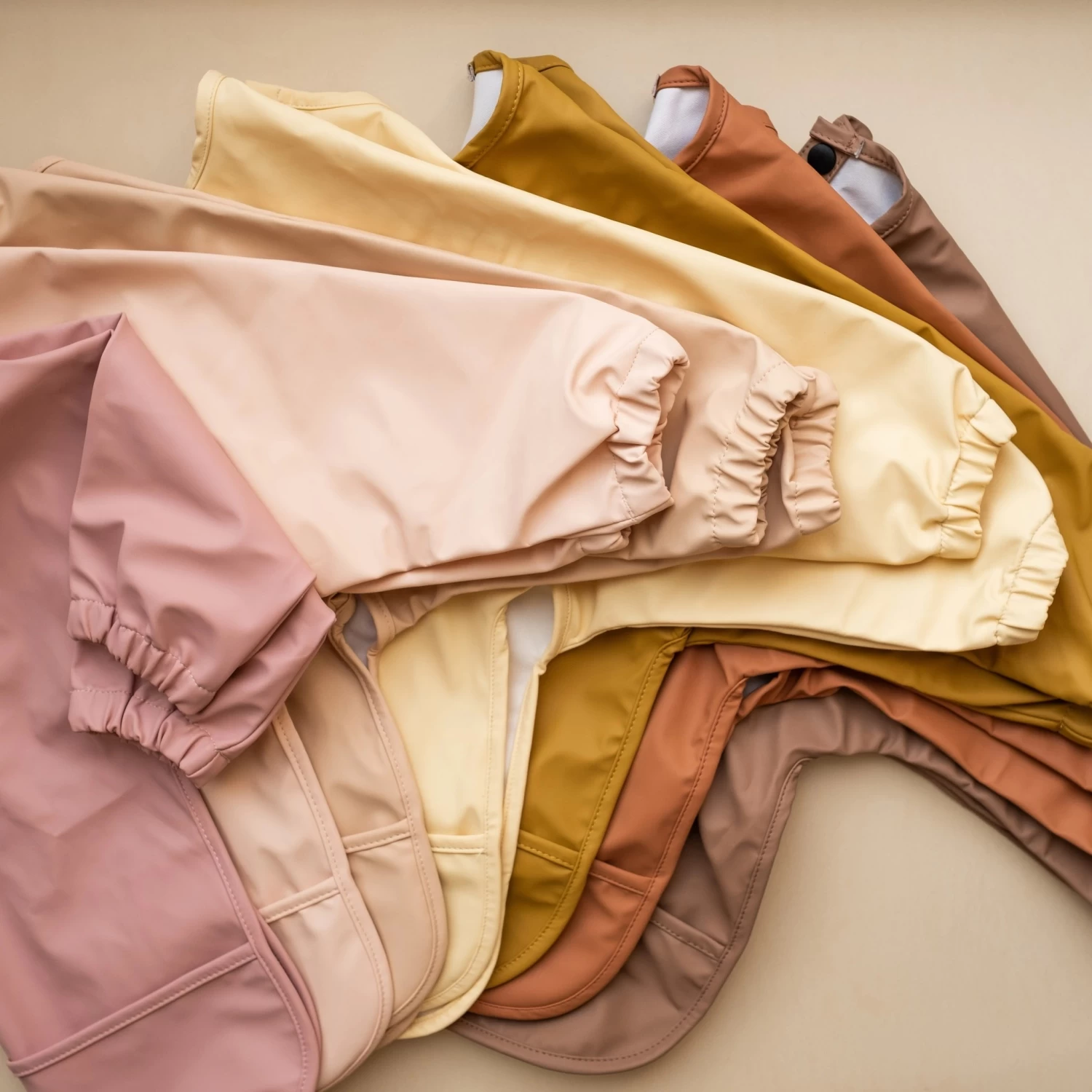 Minika Minika - Bavoir à Manches Longues, Coucher De Soleil – Image 2