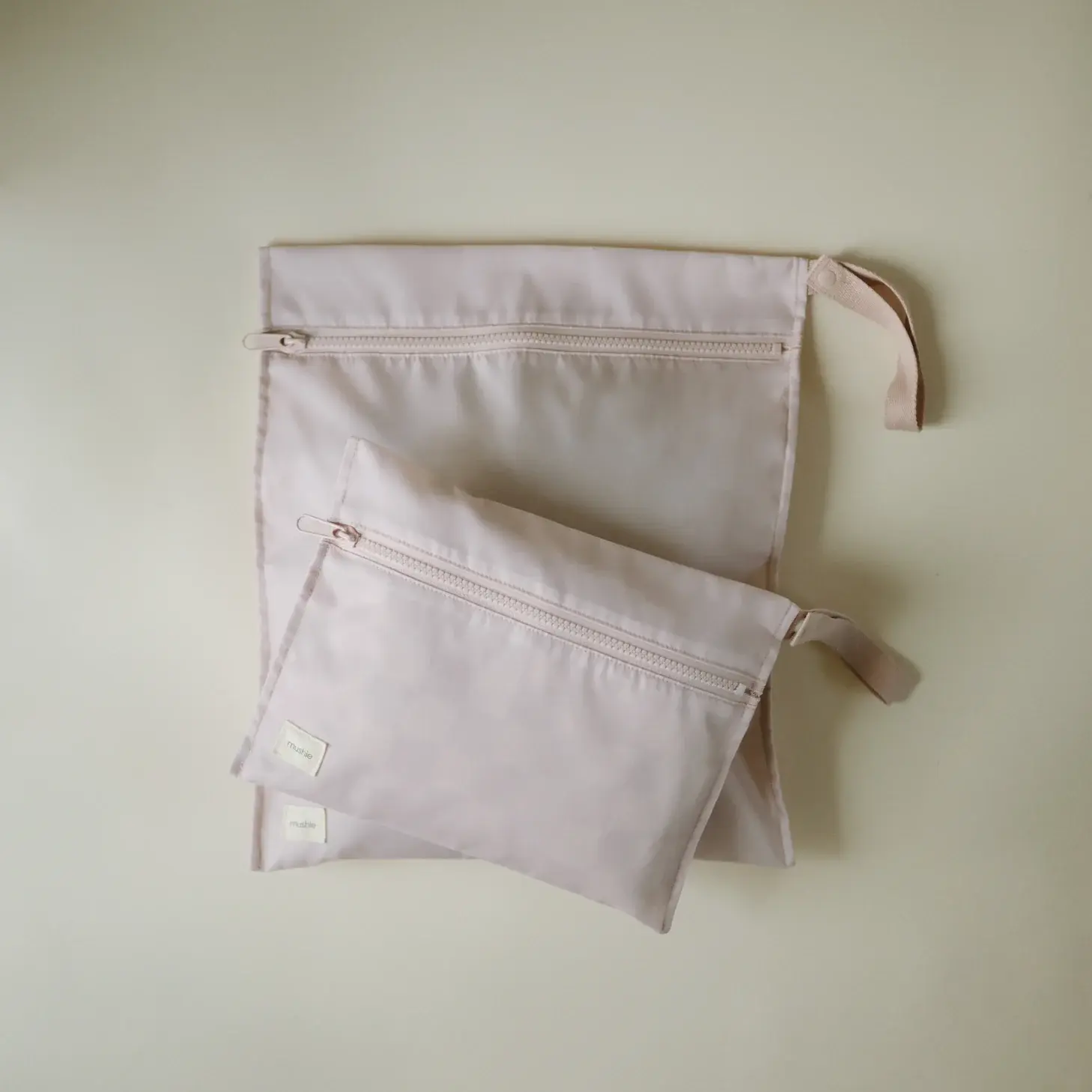 Mushie Mushie - Ensemble De 2 Sacs Imperméables, Blush – Image 2