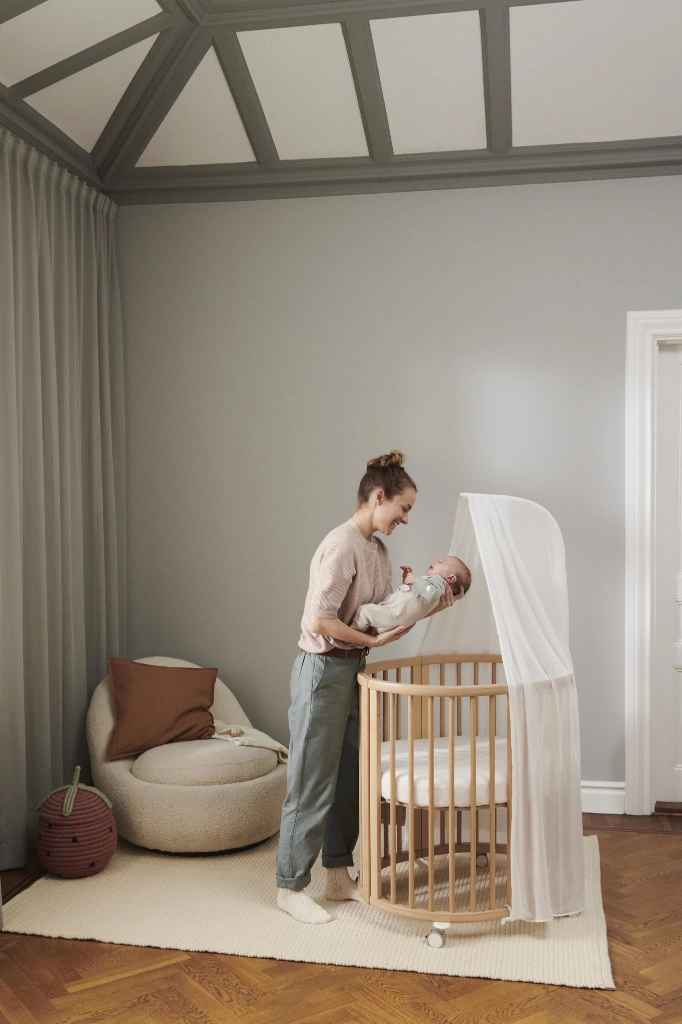 Stokke Stokke Sleepi Mini - Ensemble Lit De Bébé Convertible Et Support à Baldaquin – Image 6